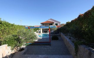 Island Brac Large Holiday House with Pool and Facilities for Children