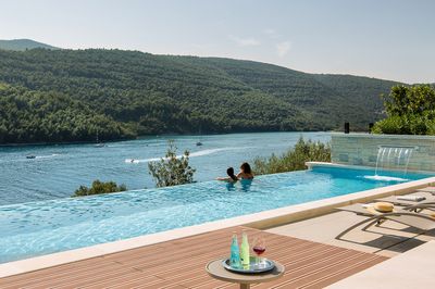 Luxurious Seafront 5 bedroom Villa in Istra Croatia