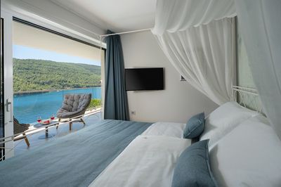 Luxurious Seafront 5 bedroom Villa in Istra Croatia