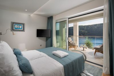 Luxurious Seafront 5 bedroom Villa in Istra Croatia