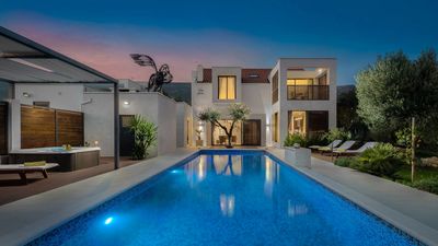 Luxury Villa with Large Pool, Sauna, and Fitness near Split and Trogir