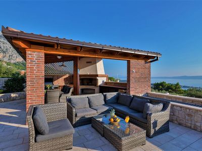 Splendid Makarska Villa with Heated Pools and Tavern 