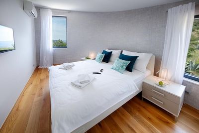 Lovely Sea View Villa with Pool in Komiza Island Vis