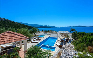 Amazing Luxury Beachfront Villa with Heated Pools Dubrovnik Riviera