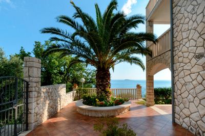 Astonishing Luxury Villa with Heated Swimming Pool in Soline near Dubrovnik