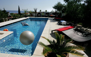 Modern 5 Bedroom Villa with Beautiful Garden and Pool in Ciovo near Trogir