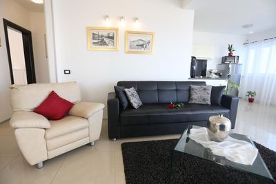 Modern 5 Bedroom Villa with Beautiful Garden and Pool in Ciovo near Trogir