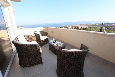 Modern 5 Bedroom Villa with Beautiful Garden and Pool in Ciovo near Trogir