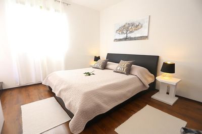 Modern 5 Bedroom Villa with Beautiful Garden and Pool in Ciovo near Trogir