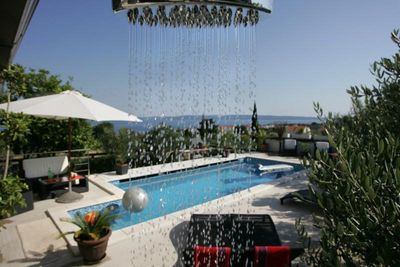 Modern 5 Bedroom Villa with Beautiful Garden and Pool in Ciovo near Trogir