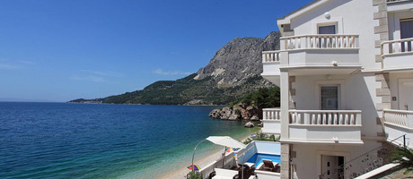 Luxury Beachfront Villa with Pool near Makarska