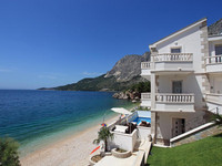 Luxury Beachfront Villa with Pool near Makarska