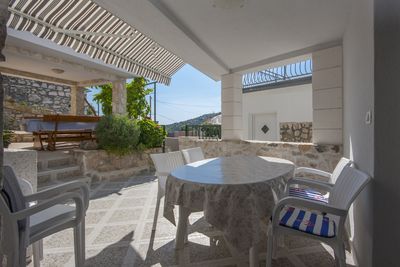 Charming 5 Bedroom Holiday House with Private Pool in Razanj