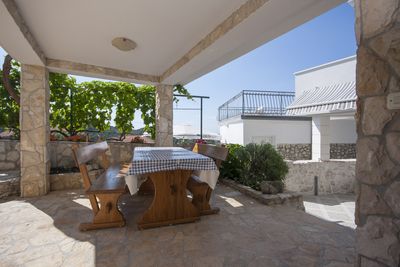 Charming 5 Bedroom Holiday House with Private Pool in Razanj