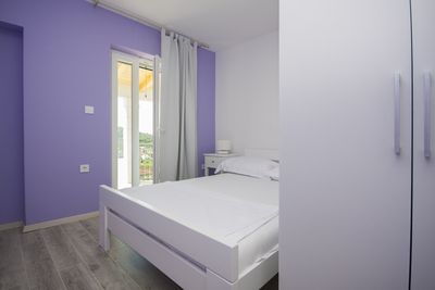 Charming 5 Bedroom Holiday House with Private Pool in Razanj