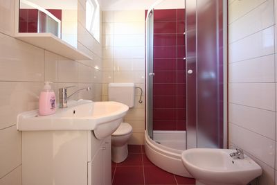 Charming 5 Bedroom Holiday House with Private Pool in Razanj