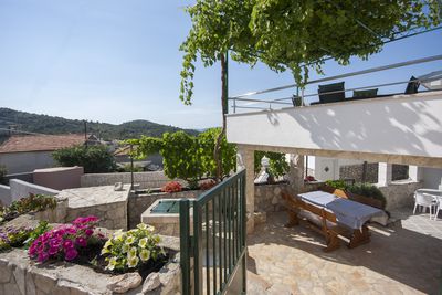 Charming 5 Bedroom Holiday House with Private Pool in Razanj