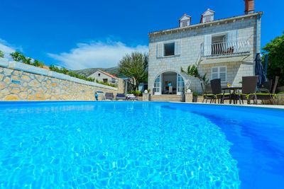 Spacious Dubrovnik Holiday Villa with Amazing Garden and Pool