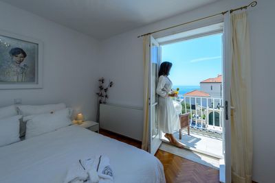 Spacious Dubrovnik Holiday Villa with Amazing Garden and Pool