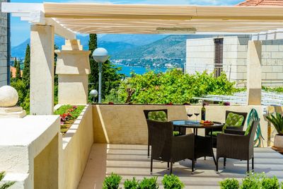 Spacious Dubrovnik Holiday Villa with Amazing Garden and Pool