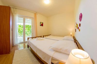 Beautiful 3 Bedroom Holiday House near the Beach in Sumartin Island Brac