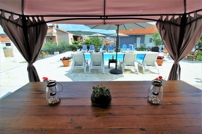 Spacious 4 Bedroom Holiday House with Private Pool near Trogir