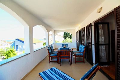 Spacious 4 Bedroom Holiday House with Private Pool near Trogir