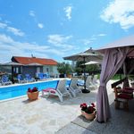 Spacious 4 Bedroom Holiday House with Private Pool near Trogir