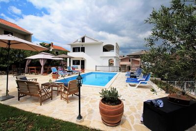 Spacious 4 Bedroom Holiday House with Private Pool near Trogir