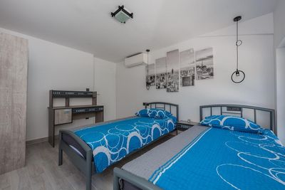 Holiday Villa with Pool and Jacuzzi near Split and Trogir