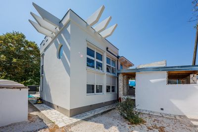 Holiday Villa with Pool and Jacuzzi near Split and Trogir