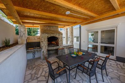 Holiday Villa with Pool and Jacuzzi near Split and Trogir