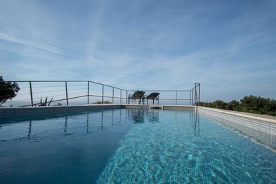 Charming Authentic Holiday House with Sea View and Pool Island Vis