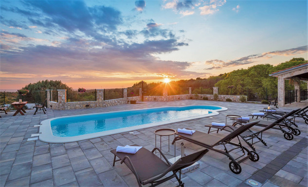 Beautiful Stone Holiday Villa with Pool and Gorgeous Sea Views Rogoznica