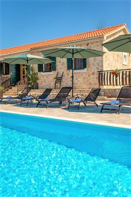 Beautiful Stone Holiday Villa with Pool and Gorgeous Sea Views Rogoznica