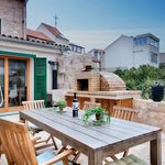 Stone House in Town Vis; Kut