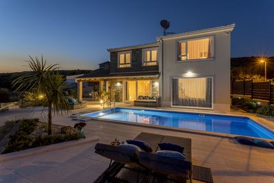 Amazing 3 Bedrooms Villa with Heated Pool and Beautiful Views above Rogoznica 