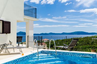 Adorable Seafront Family Villa with Pool Dubrovnik and Peljesac area