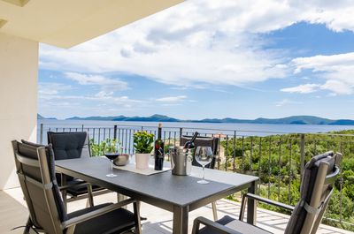 Adorable Seafront Family Villa with Pool Dubrovnik and Peljesac area