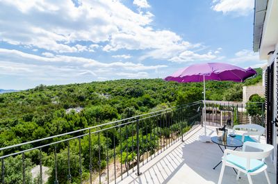 Adorable Seafront Family Villa with Pool Dubrovnik and Peljesac area