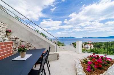 Adorable Seafront Family Villa with Pool Dubrovnik and Peljesac area