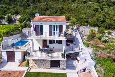 Adorable Seafront Family Villa with Pool Dubrovnik and Peljesac area