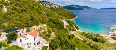 Adorable Seafront Family Villa with Pool Dubrovnik and Peljesac area