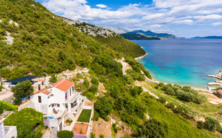 Adorable Seafront Family Villa with Pool Dubrovnik and Peljesac area