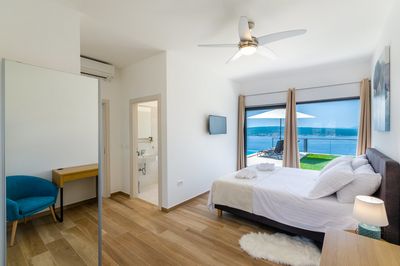 Luxury Sea View Villa with Pool in Crikvenica