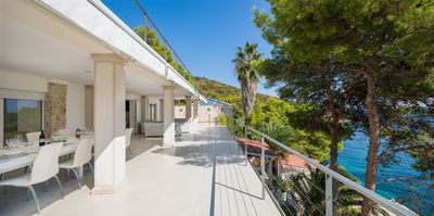 Exclusive Luxury Villa with Private Beach near Town Hvar 