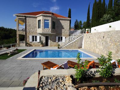 Stone House with Large Yard and Swimming Pool Konavle