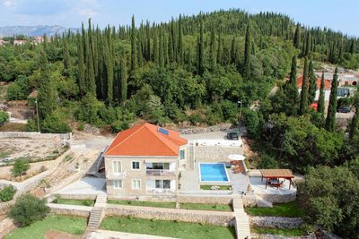 Stone House with Large Yard and Swimming Pool Konavle