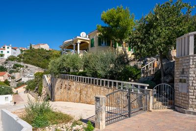 Beautiful Three Bedroom House with Swimming Pool near Trogir