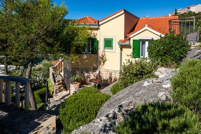 Beautiful Three Bedroom House with Swimming Pool near Trogir